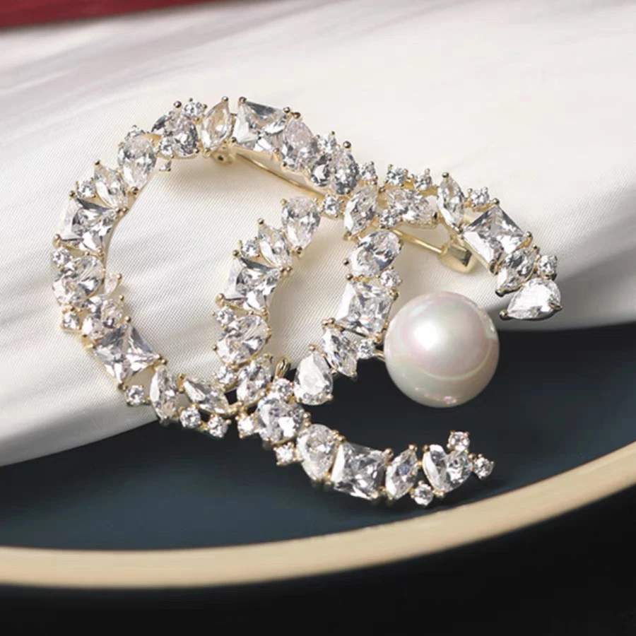 铜合金胸针 高档闪钻小香风胸针白色百搭镶钻装饰PK0204