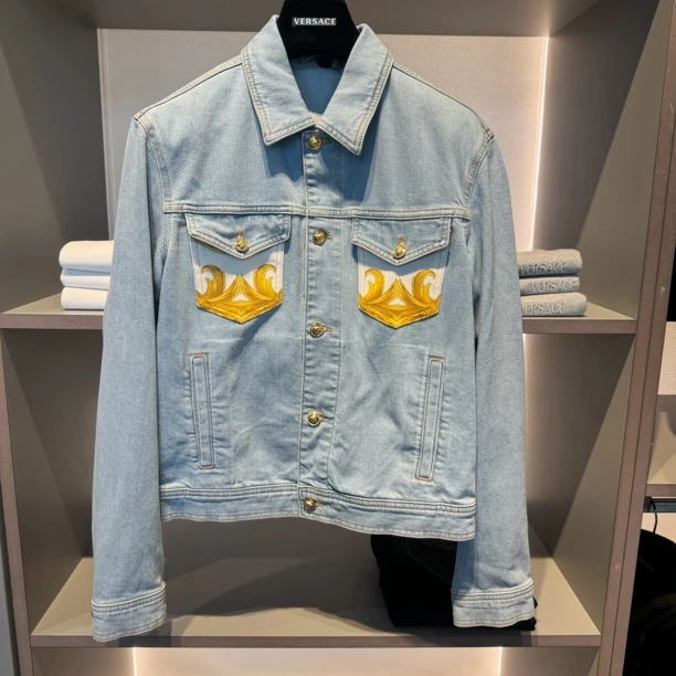 全新未使用 VERSACE/范思哲 俩周左右回国/男士牛仔外套