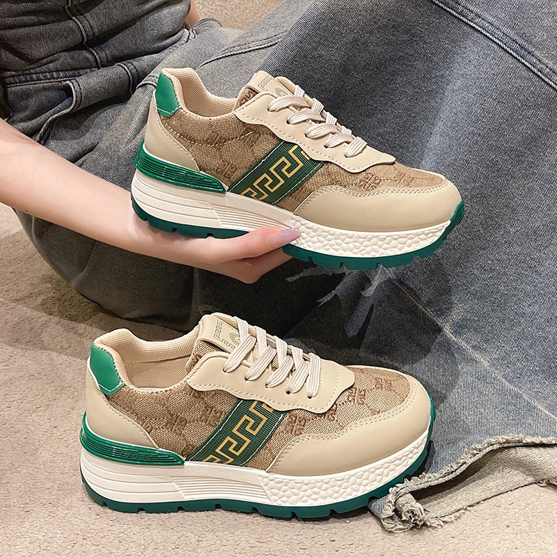 2024轻奢风拼接厚底运动女鞋阿甘老爹鞋