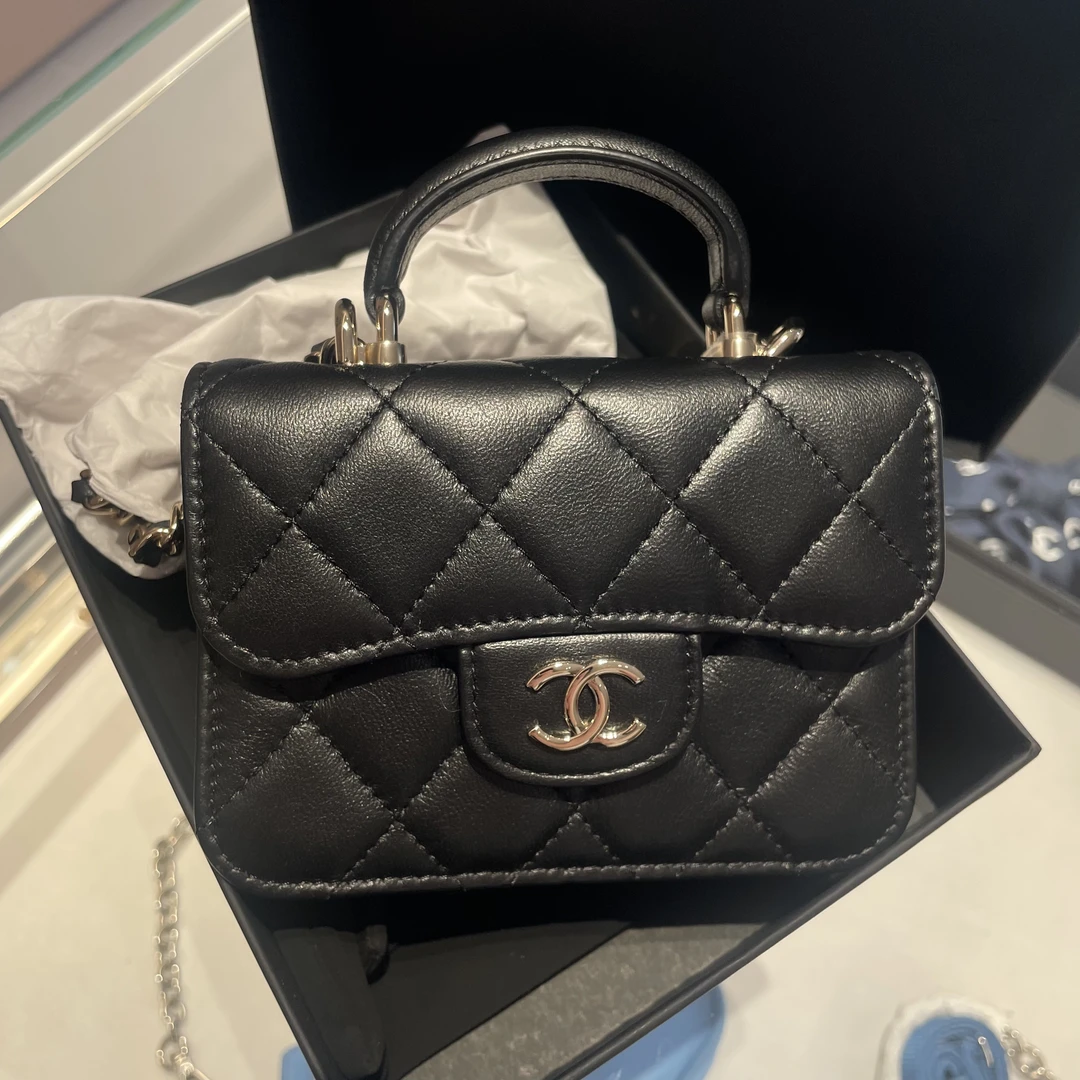全新未使用 Chanel/香奈儿 黑金mini菱格纹手提斜挎包