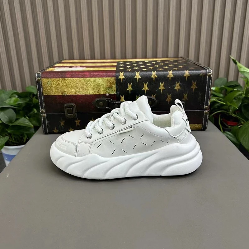 潮流百搭高弹软底运动休闲男鞋皮面镂空老爹鞋子男款爆款秋季男鞋