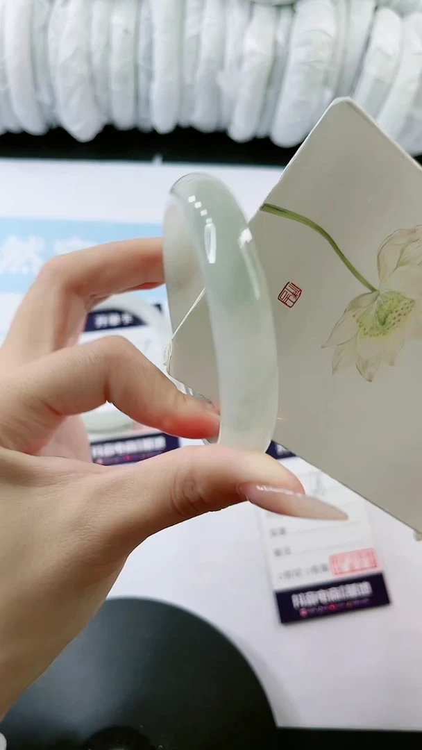 【闪购商品】石英质玉手镯未镶嵌0933336783-58