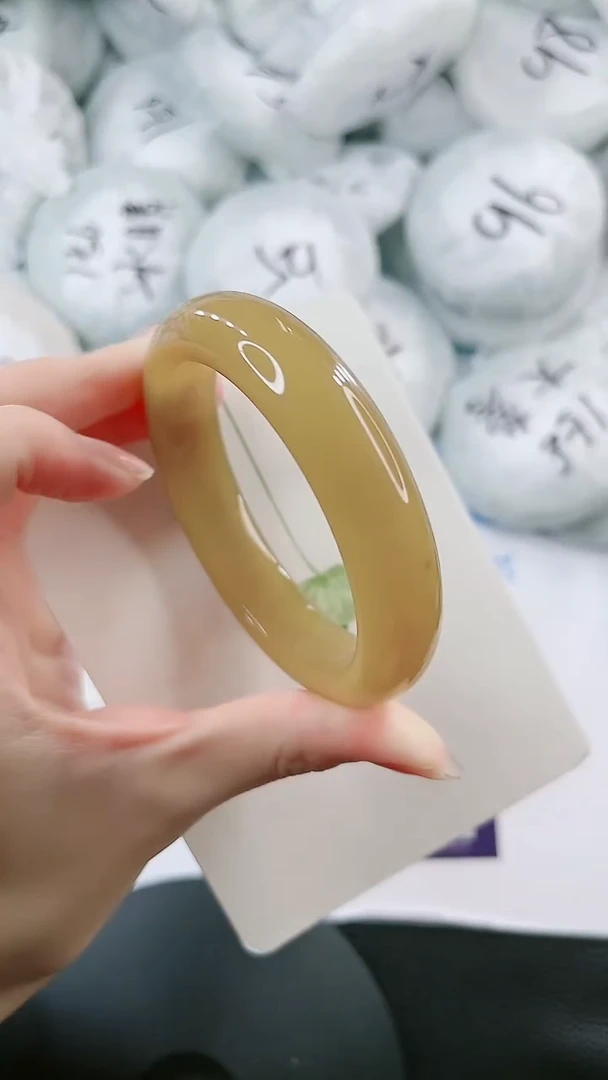 【闪购商品】石英质玉手镯未镶嵌0396957166-56