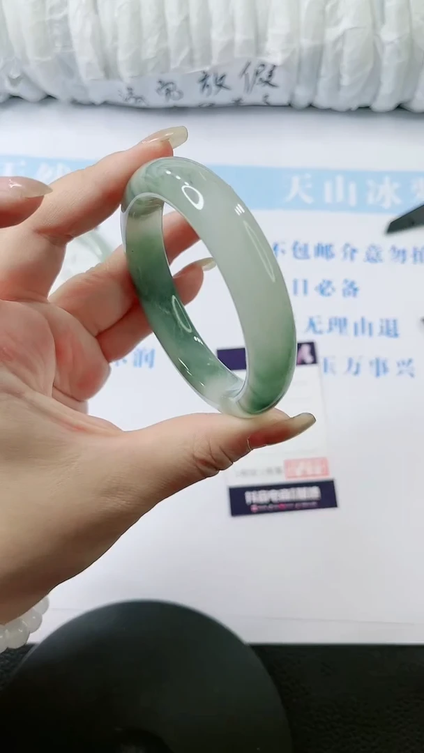 【闪购商品】石英质玉手镯未镶嵌0900177715-56多样性发货