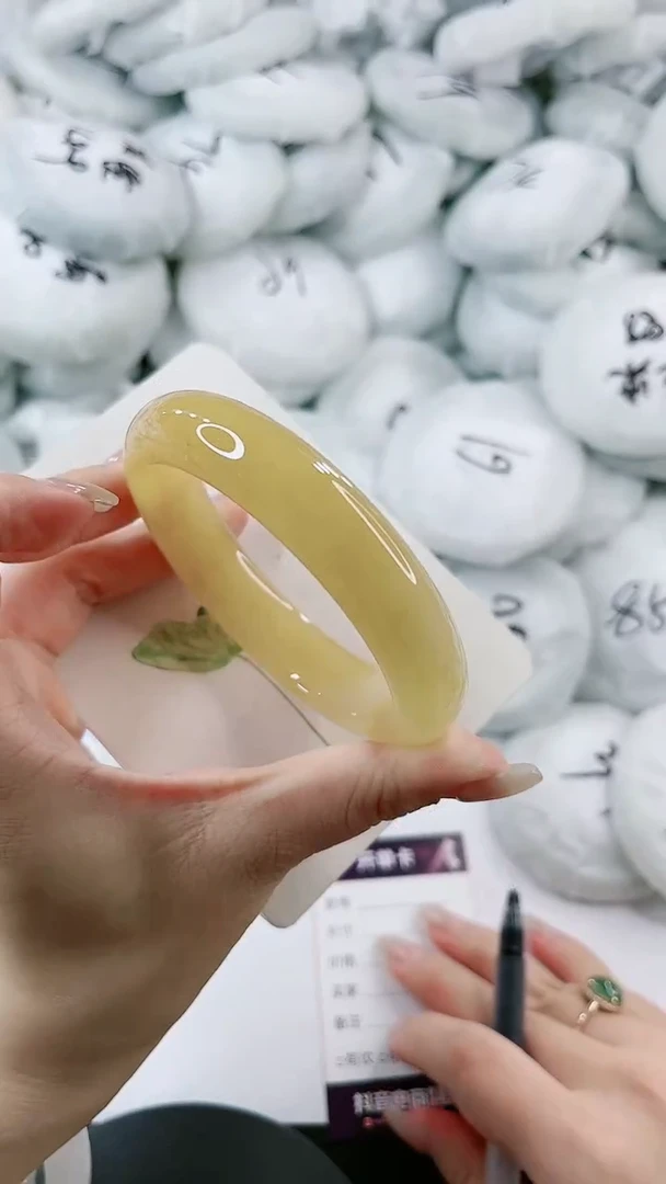 【闪购商品】石英质玉手镯未镶嵌0162260463-