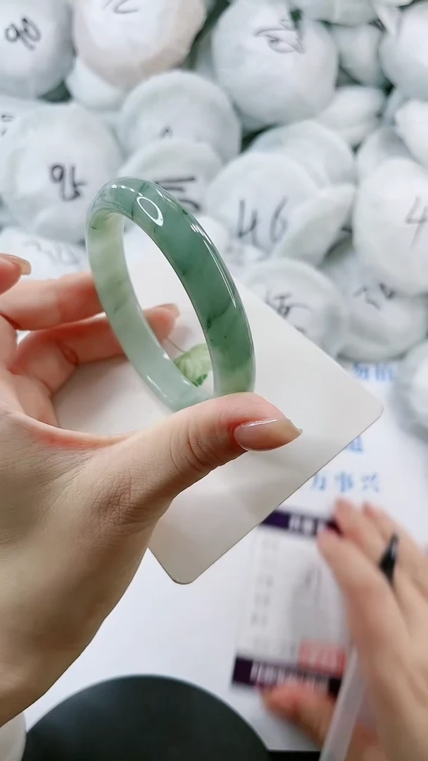 【闪购商品】石英质玉手镯未镶嵌0380356898-