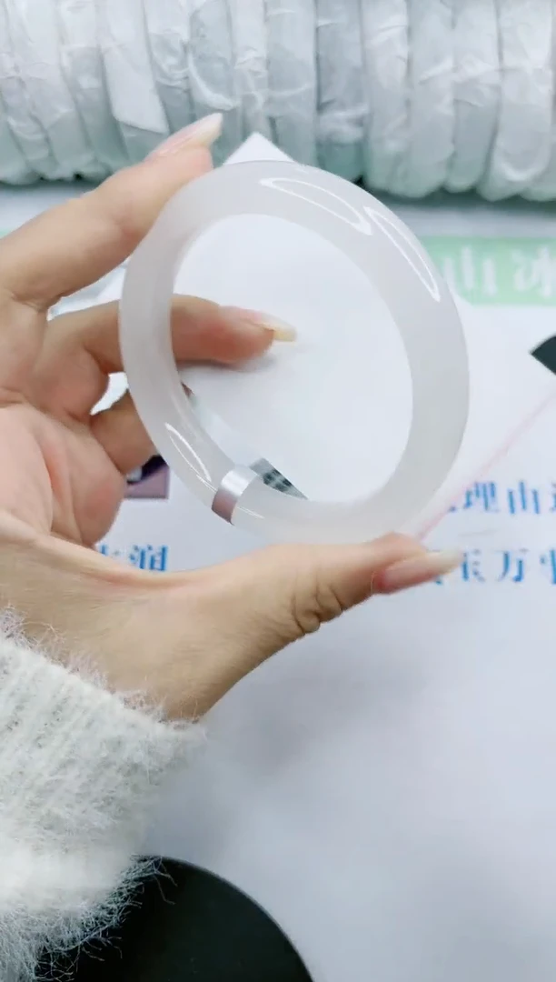 【闪购商品】石英质玉手镯未镶嵌1049319825-56