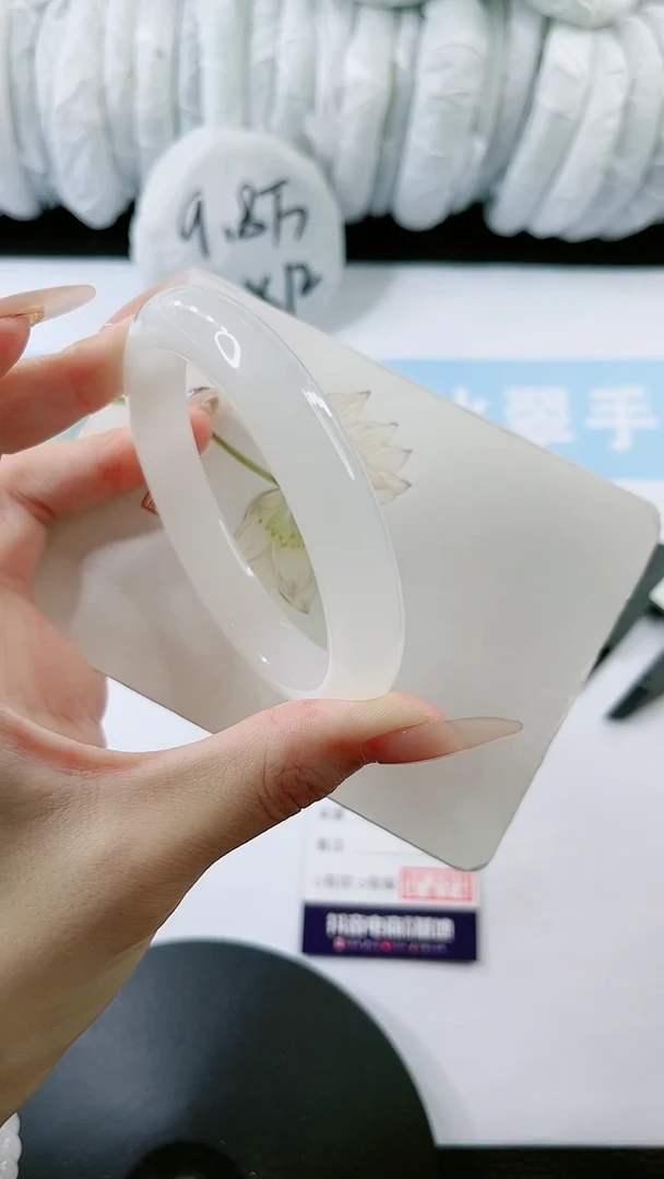 【闪购商品】石英质玉手镯未镶嵌1033963277-58