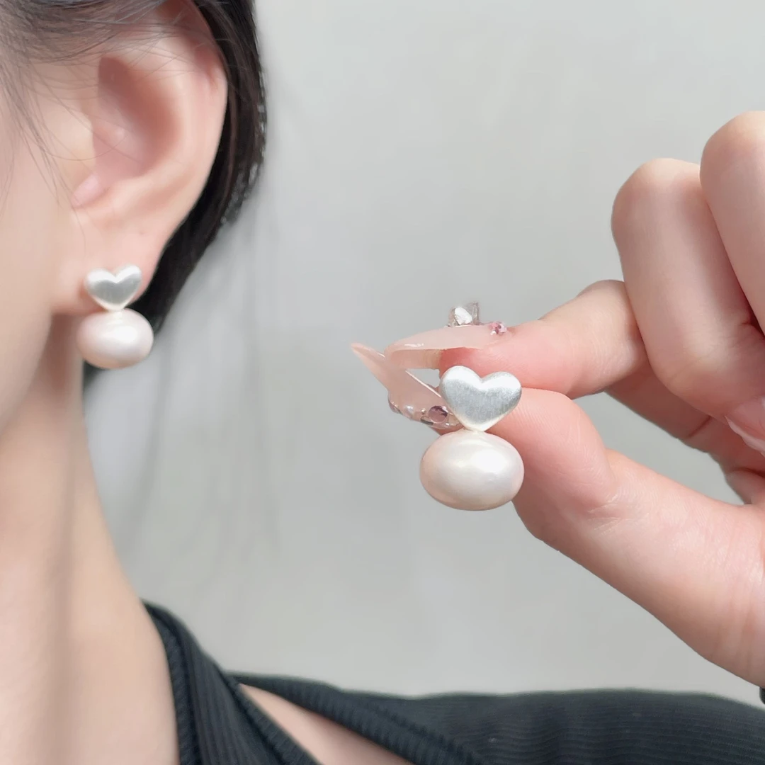 铜合金耳饰 简约气质百搭拉丝爱心珠珠耳钉 小众精致秋款时尚耳饰