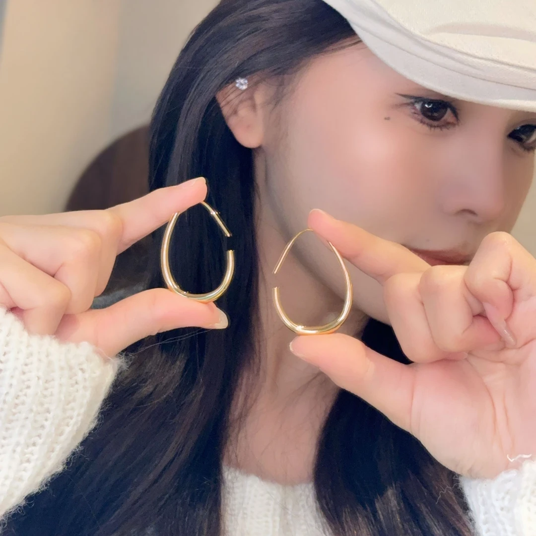 铜合金耳饰 时尚水滴形状金属风椭圆耳钉复古百搭气质港风耳饰