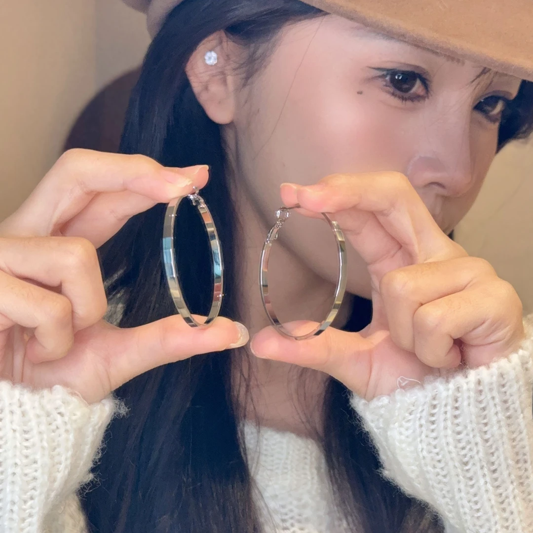 铜合金耳饰 气质小方块大圈圈百搭耳环素圈时尚简约银格纹耳钉