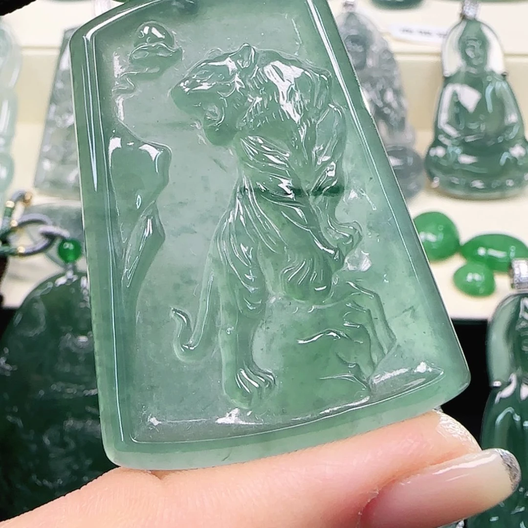 【闪购商品】翡翠颈饰未镶嵌