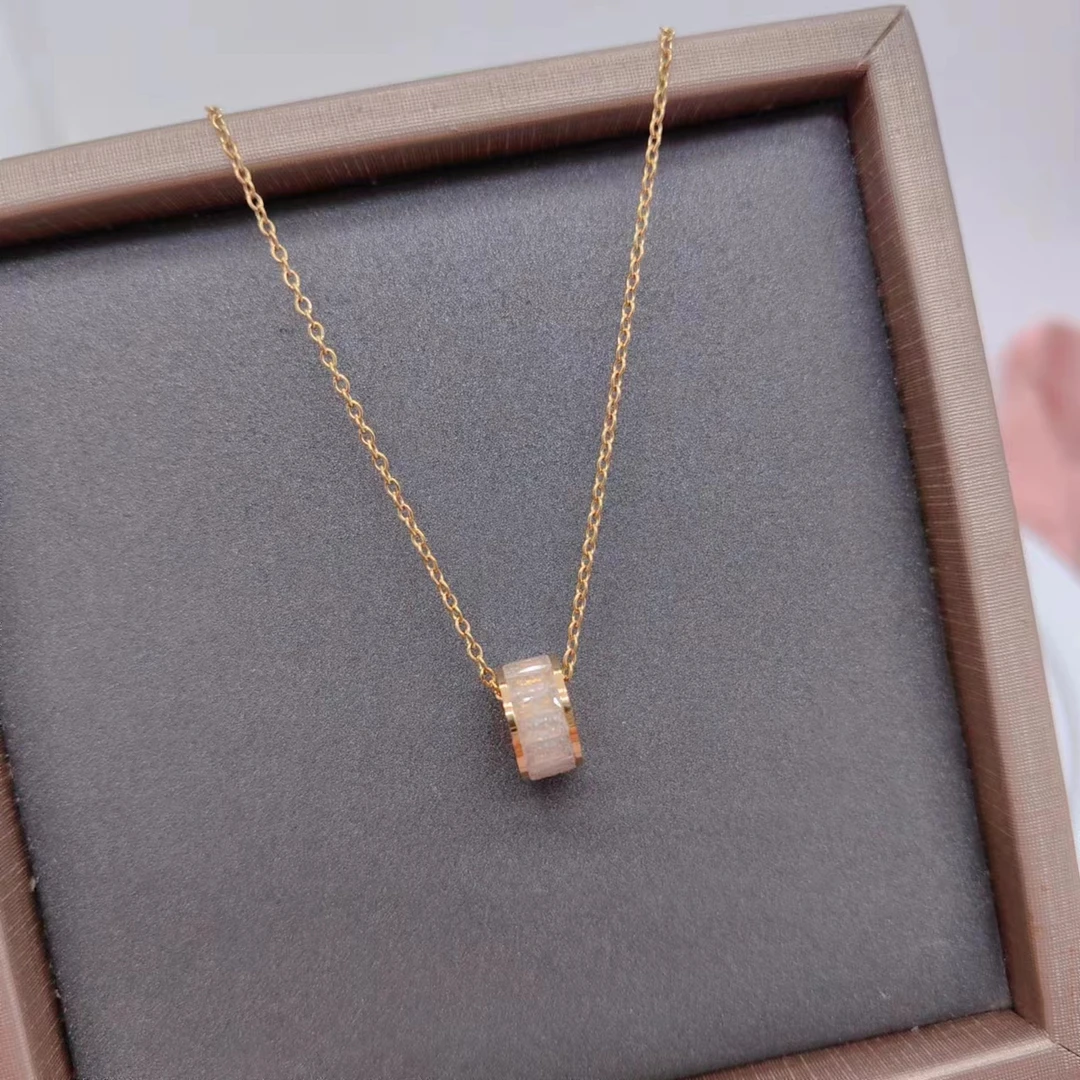 钛钢项链 R61小蛮腰镶钻项链经典转运坠链精致小众百搭气