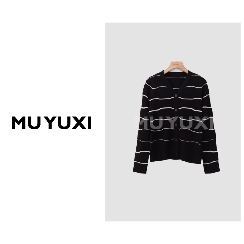 MU YUXI 2024秋季新款V领黑白条纹开衫上衣 TS463