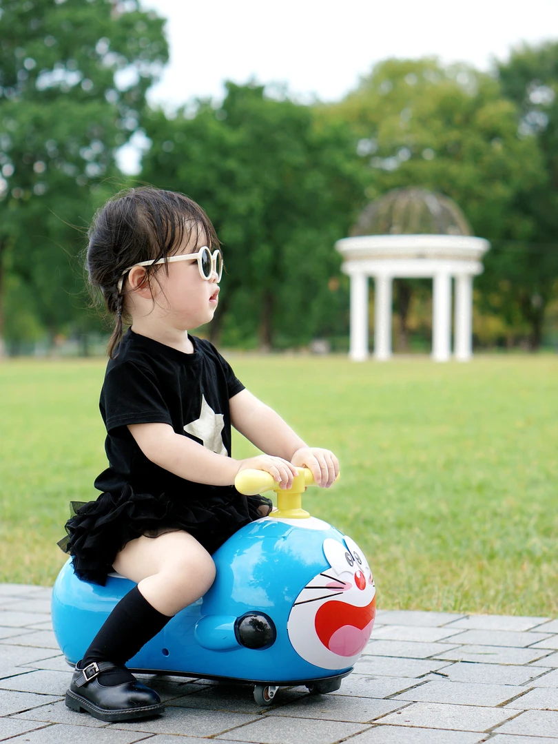 花生车扭扭车宝宝1-3岁叮当猫花生溜溜车防侧翻音乐灯光稳固环保