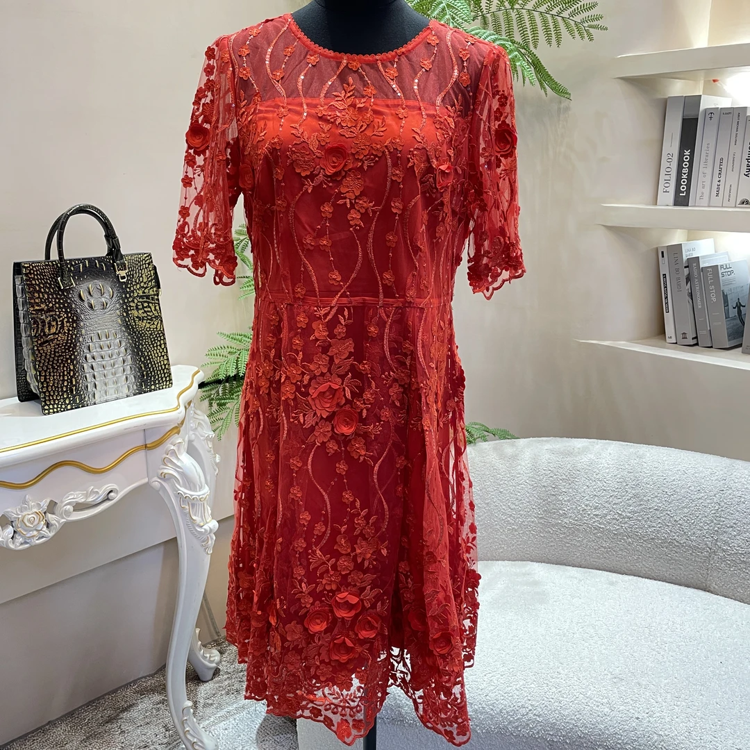 【232-8115E-03】台湾品牌女装喜庆短款刺绣中长款蕾丝连衣裙—尚家