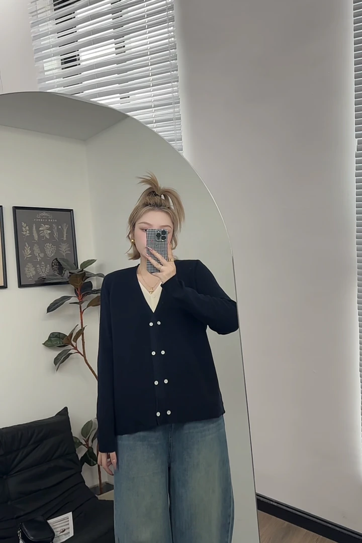 【瘦瘦】早秋V领大码休闲百搭气质宽松双排扣假两件开衫S0722