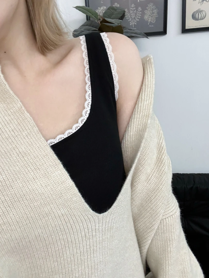 【瘦瘦】纯欲风蕾丝边背心修身显瘦自带胸垫打底上衣美背S01004