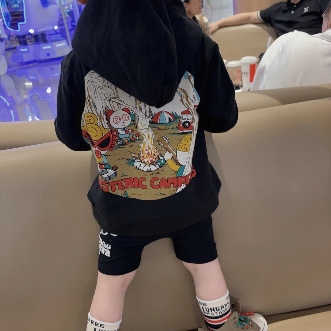 六六高品质童装 男女童日系黑超中古款后背卡通圆圈图案戴帽卫衣