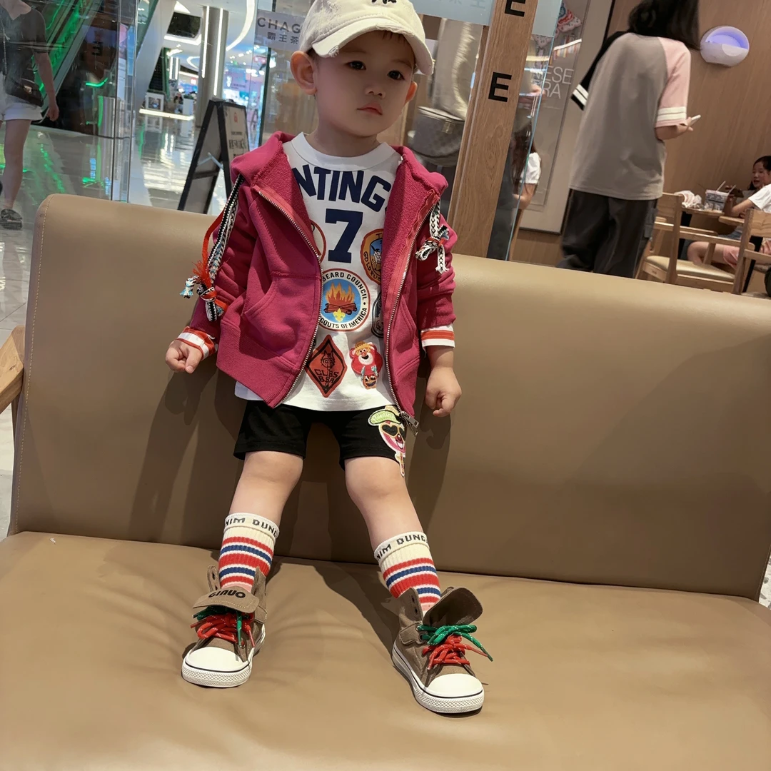 六六高品质童装 男女童日系DD火龙果色双拉链头开衫 儿童连帽卫衣