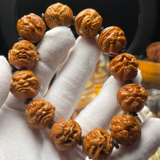 铁头核2.1手工雕刻 十二生肖恶僧佛爷 橄榄核雕手串手持 一串两戴