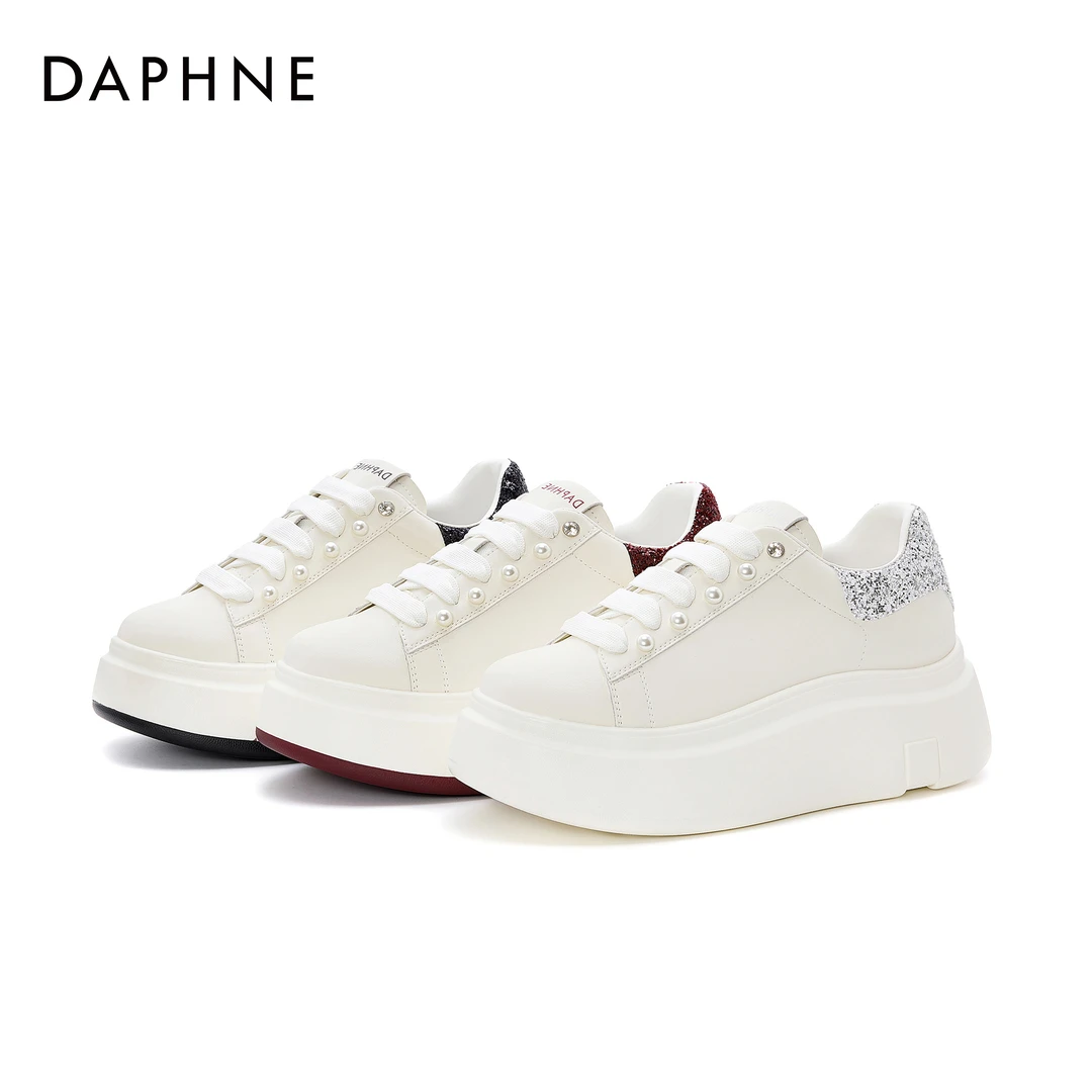 达芙妮24新款秋季休闲板鞋珍珠高级感增高厚底百搭运动系带小白鞋