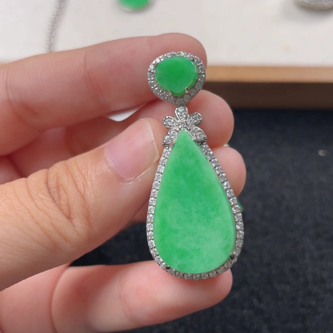 翡翠颈饰银S925镶嵌b b h b n