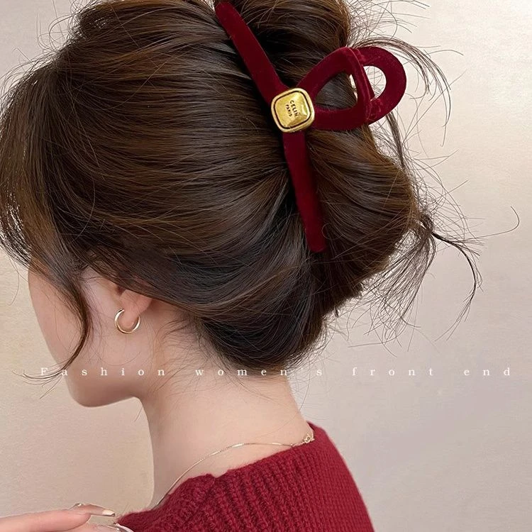复古百搭~新年红丝绒抓夹大号发夹女2024新款高级感后脑勺鲨鱼夹