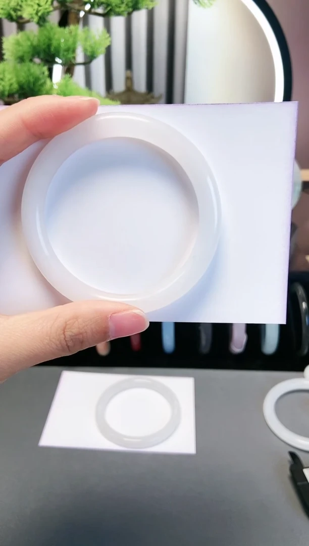 【闪购商品】石英质玉手镯未镶嵌46-57.3