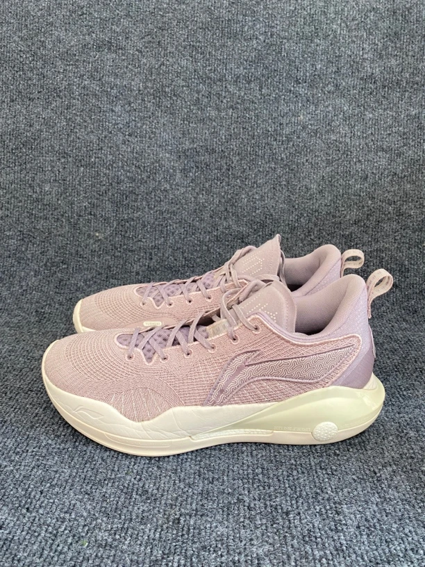 驭帅15v2奶紫45码，9新