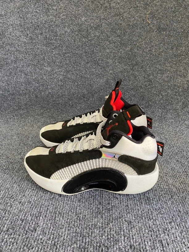 AJ35黑白37.5码,9新