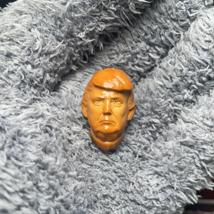 【刀铲川普】橄榄核雕刻人物雕刻朗普手串吊坠单颗文玩吊坠