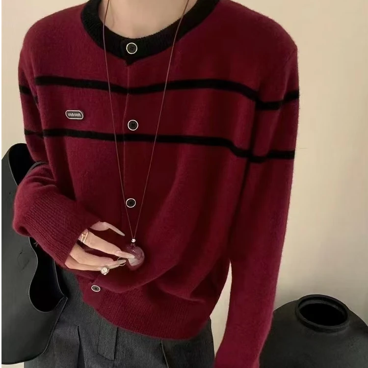 慵懒风高品质圆领条纹针织开衫 新选f386