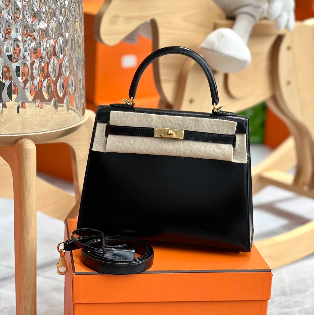 全新未使用 Hermes/爱马仕 kelly25手提包黑金box皮Z刻 / 135690
