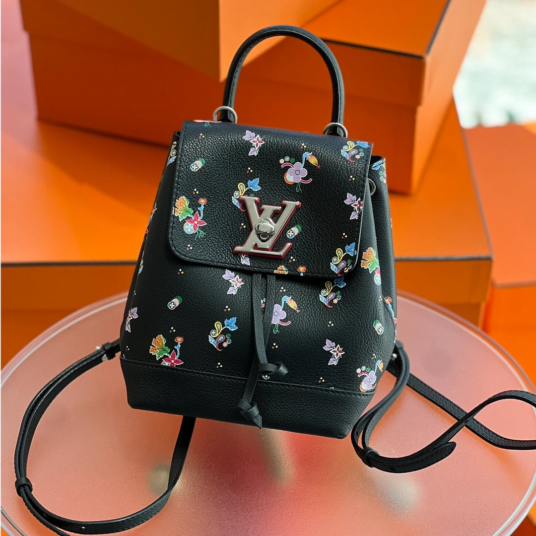95新 LouisVuitton/路易威登 秀款花朵lockme mini双肩包 20年