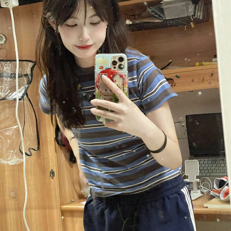 简约复古条纹圆领短袖T恤女2025夏季新款显瘦舒适别致休闲上衣