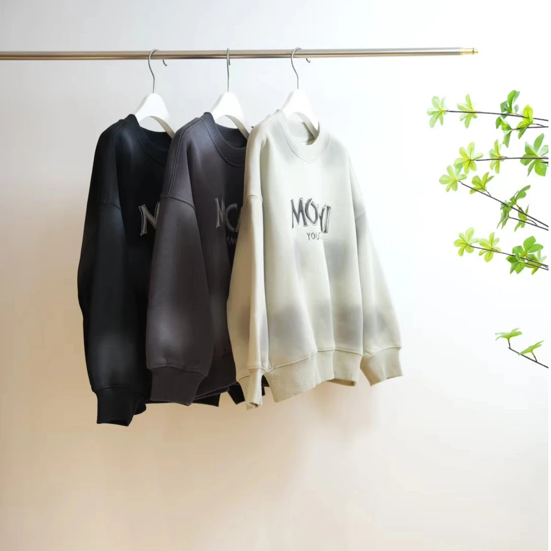 1-268-O一款三色不规则扎染字母刺绣儿童加绒圆领卫衣