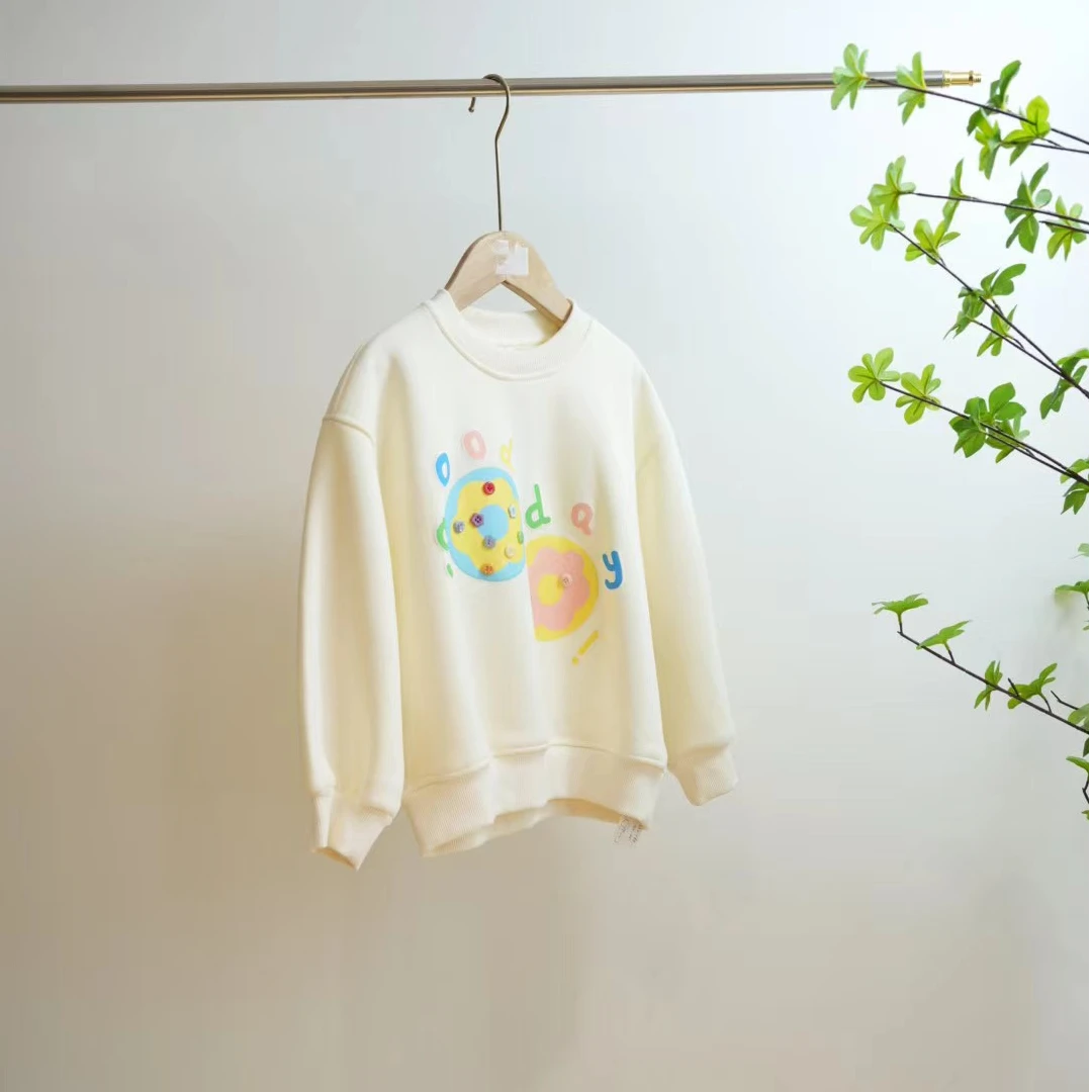 7952-一款两色纽扣花朵印花儿童加绒圆领卫衣