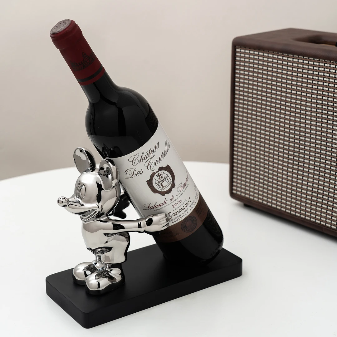 米奇红酒架摆件高档玄关餐边柜客厅酒柜搭配网红米老鼠潮玩装饰品