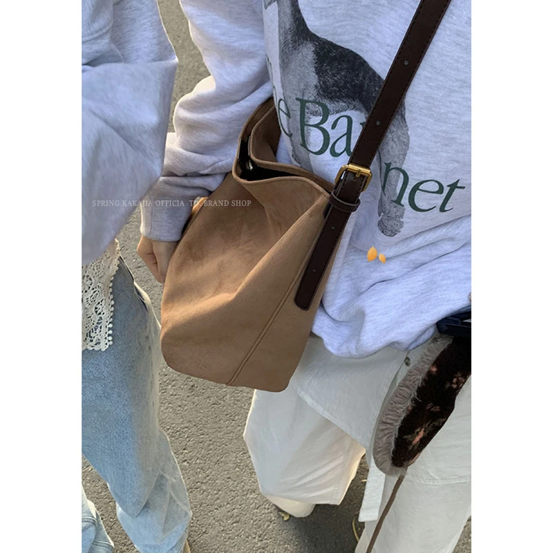 美拉德复古水桶包包女2025新款春季百搭腋下包大容量通勤托特包