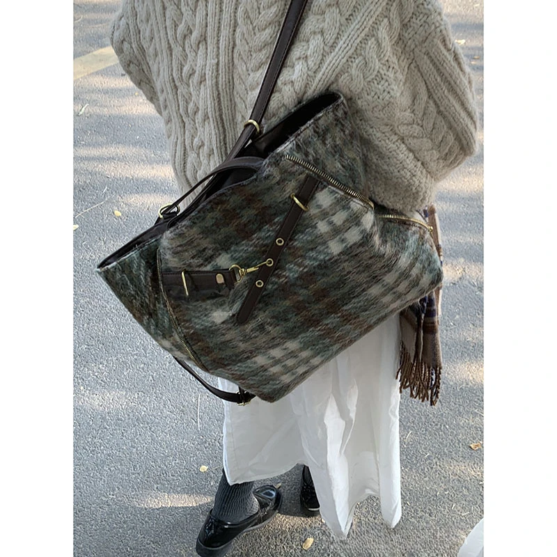 大容量通勤包包2024新款秋冬时尚毛呢格子单肩包一包三背托特包