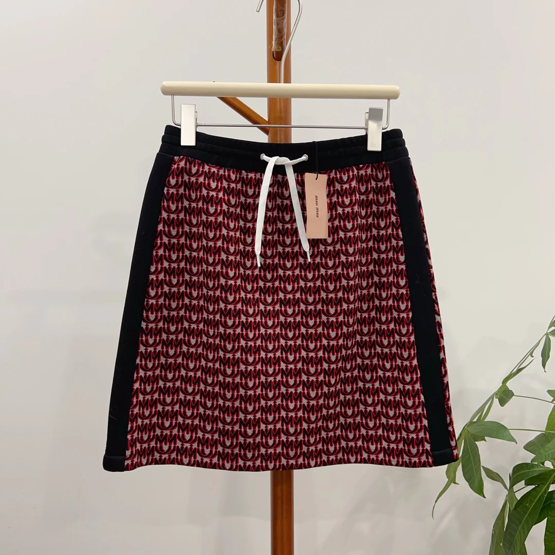 全新未使用 MIU MIU/缪缪 裙子 尺码S成色看直播GSS22488
