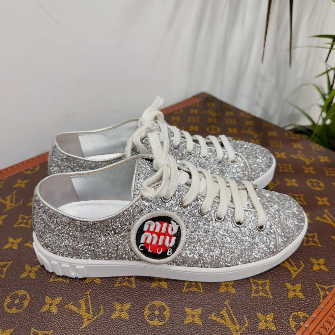 95新  安洁利严选MiuMiu平底鞋/尺码35/成色以直播间为准/GSS7156