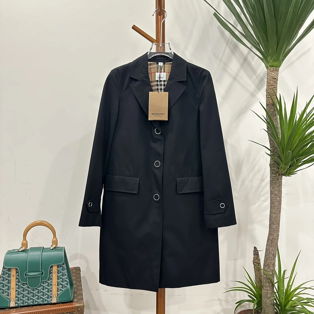 全新未使用  安洁利Burberry大衣/码uk4/成色以直播为准/GSS13644