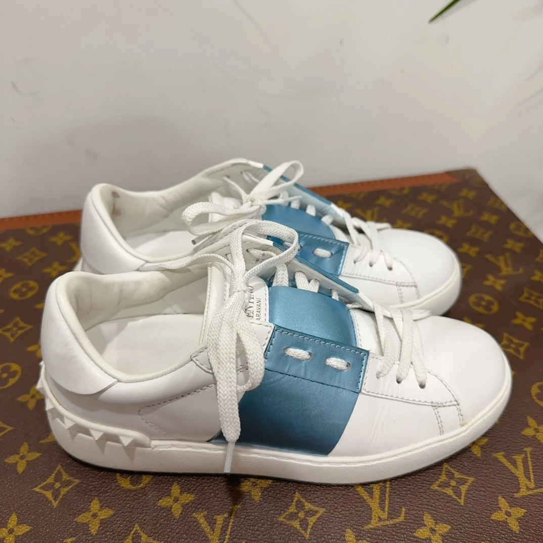 95新  安洁利华伦天奴小白鞋/尺码35.5/成色以直播间为准/GSS9163