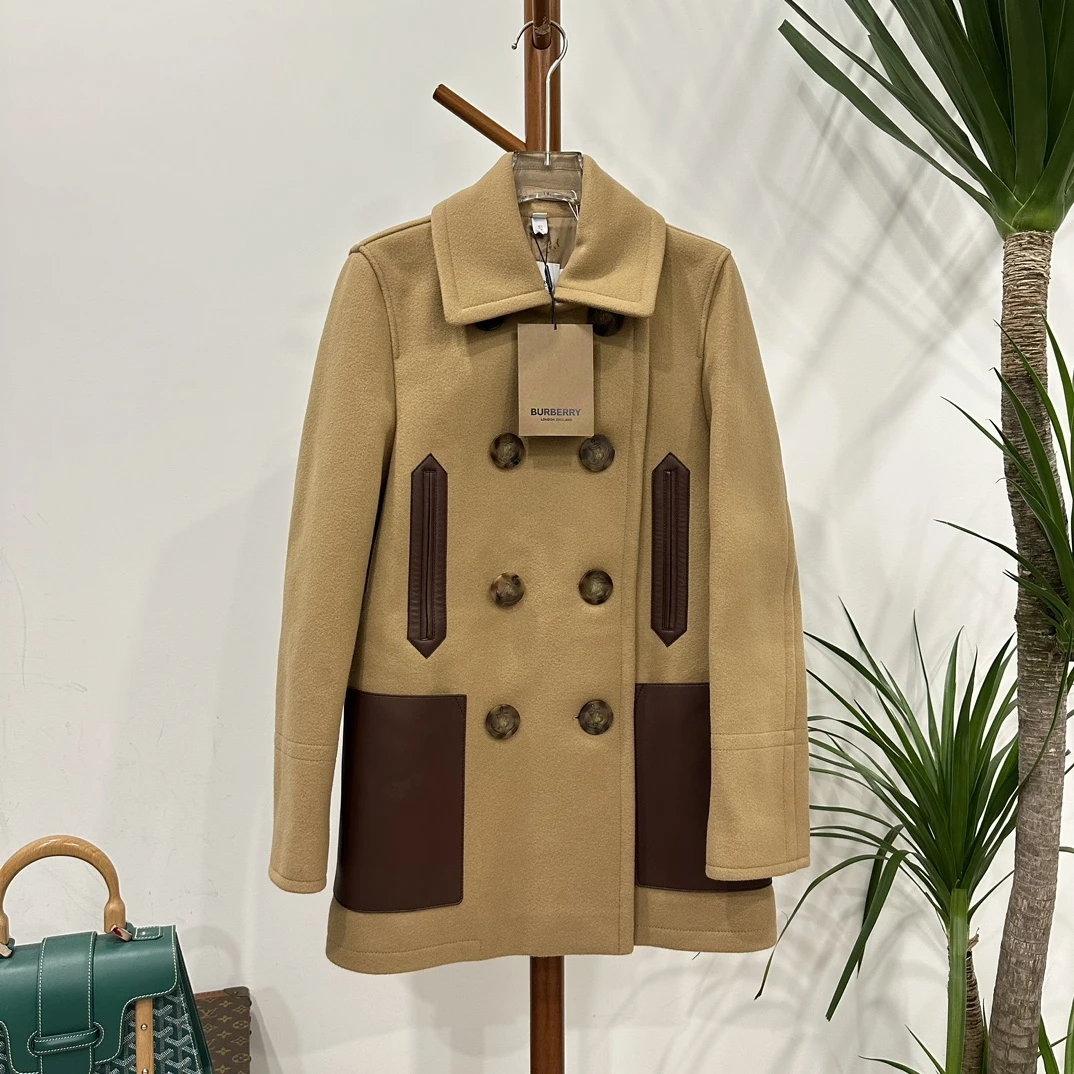 全新未使用  安洁利Burberry大衣/码uk4/成色以直播为准/GSL1442