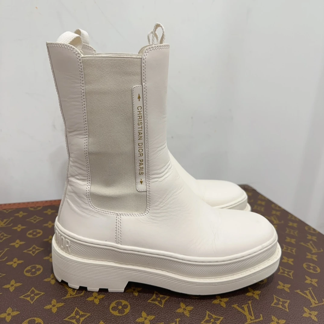 95新  安洁利严选/Dior靴子/尺码35/成色以直播间为准/GSS15688