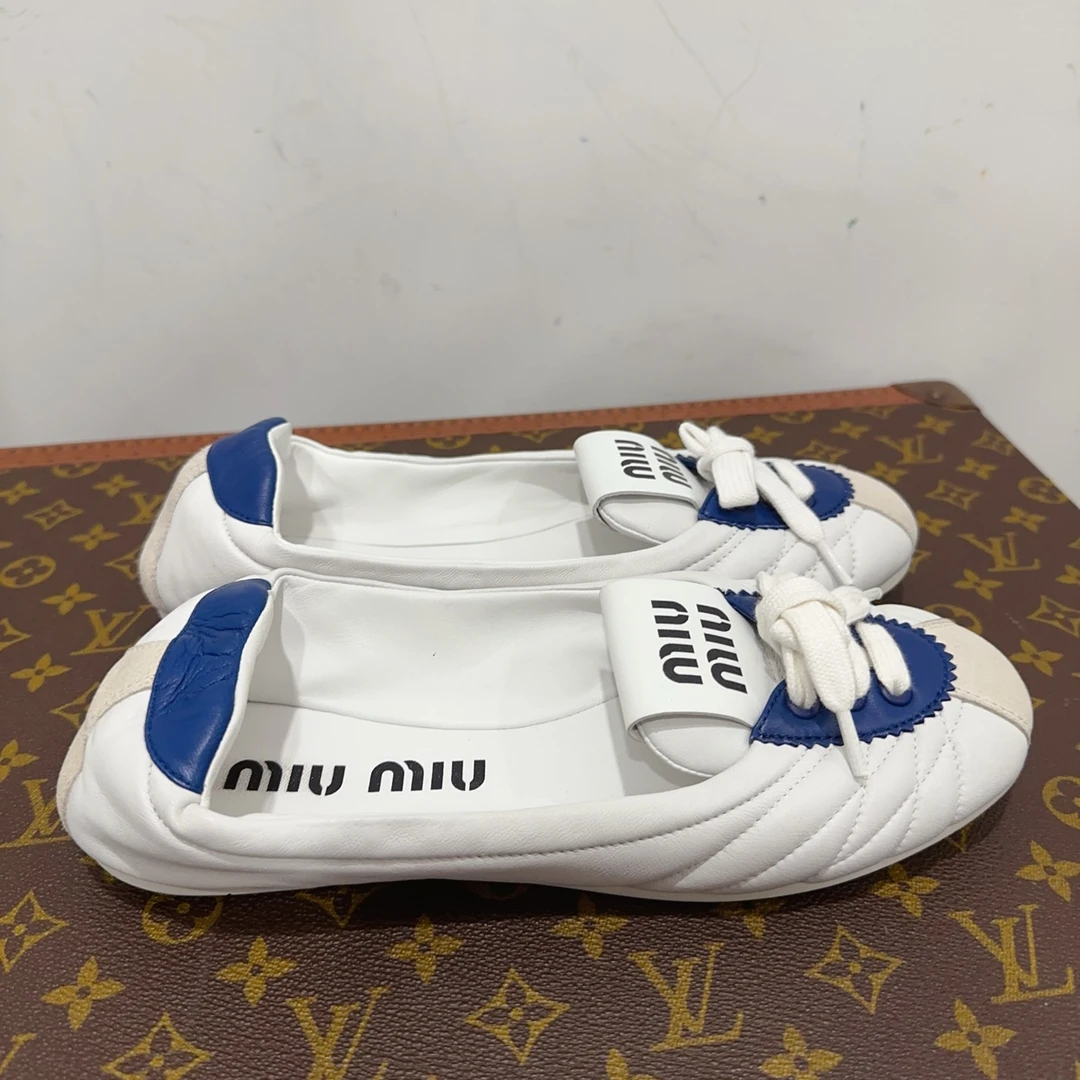 95新 安洁利严选MiuMiu平底鞋 尺码37成色直播间为准 GSL2397