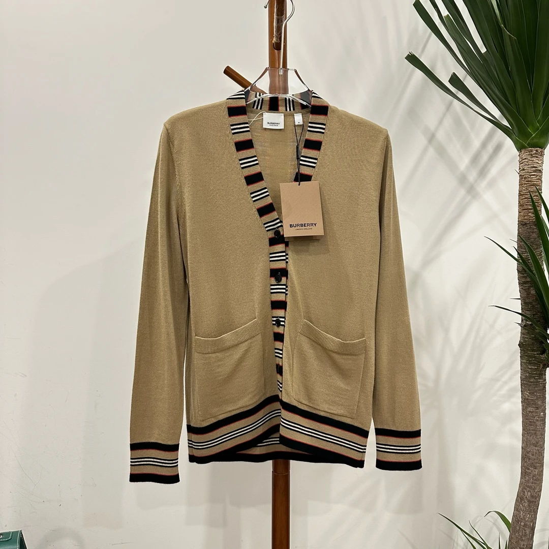 全新未使用  安洁利严选/Burberry开衫/码M/直播间为准/ GSS17698