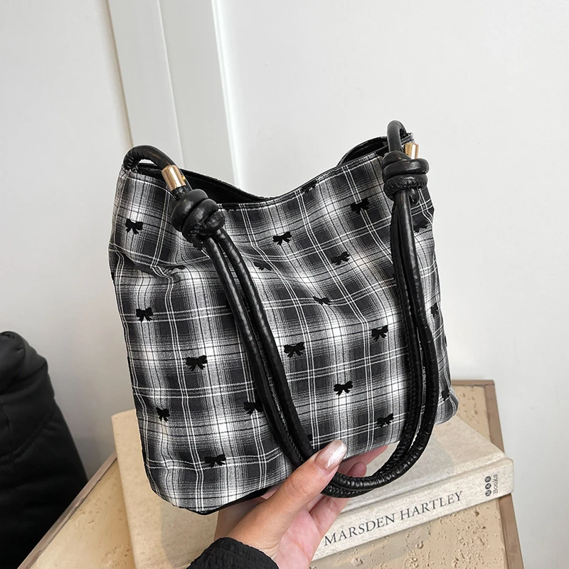 时尚小众网红帆布包包容量新款休闲秋冬包包女斜白沟包包百搭单肩